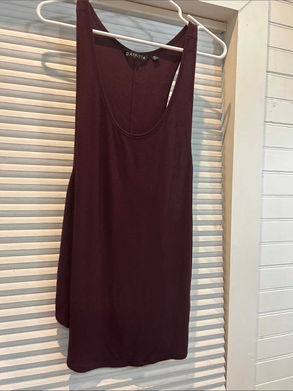 Asymmetrical Athleta Athletic Tank Top, Size XL - Purple/Merlot